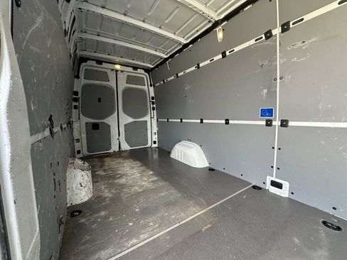 Used 2021 Mercedes-Benz Sprinter 2500 w/ Driver Convenience Package image 19