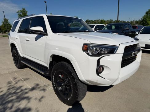 Used 2018 Toyota 4Runner SR5 Premium AWD/4WD image 3
