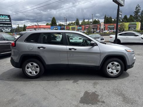 Used 2014 Jeep Cherokee Sport AWD/4WD image 10