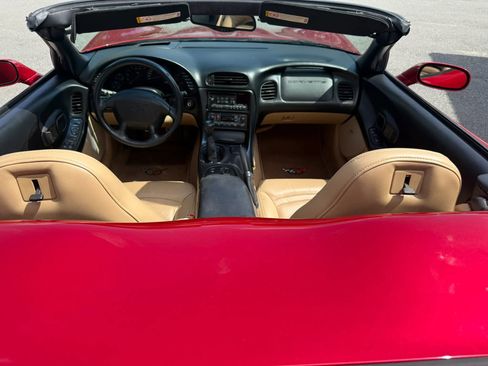 Used 2002 Chevrolet Corvette Convertible w/ Preferred Equipment Group2 RWD image 13