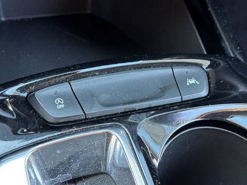 Used 2025 Chevrolet Trax LT w/ LT Convenience Package image 30