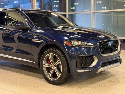 Used 2018 Jaguar F-PACE S image 3