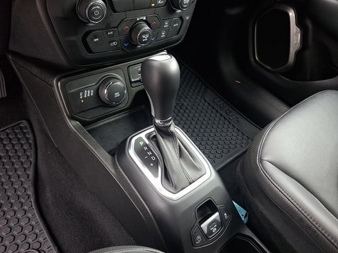 Used 2023 Jeep Renegade Limited w/ Sun/Sound Group AWD/4WD image 14