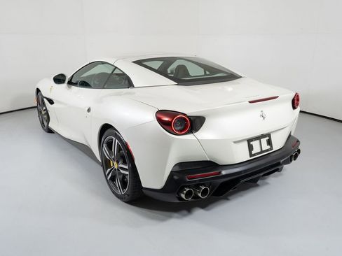 Used 2019 Ferrari Portofino image 14
