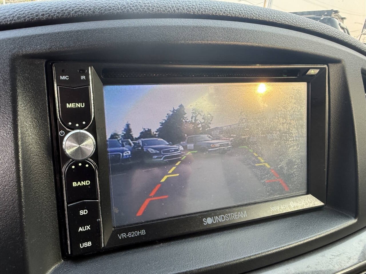 Used 2012 Nissan Quest S FWD image 18