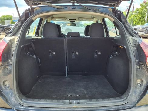 Used 2021 Nissan Kicks S FWD image 8