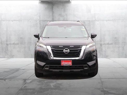 Used 2025 Nissan Pathfinder SV FWD image 4