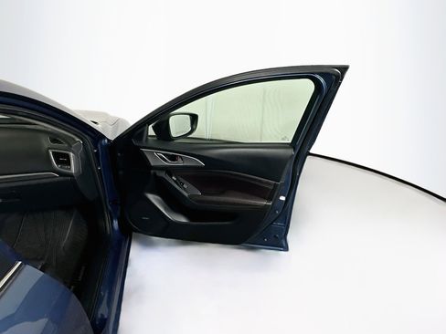 Used 2018 MAZDA MAZDA3 Touring FWD image 31