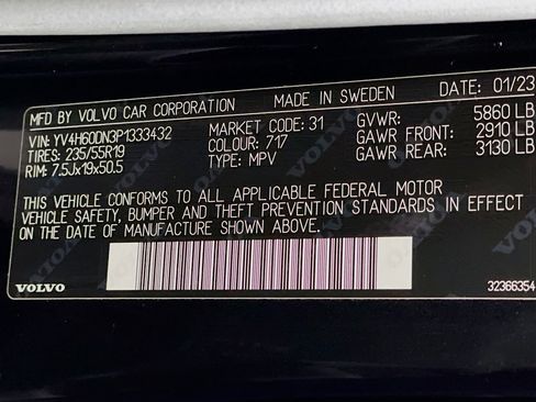 Used 2023 Volvo XC60 T8 Plus image 12