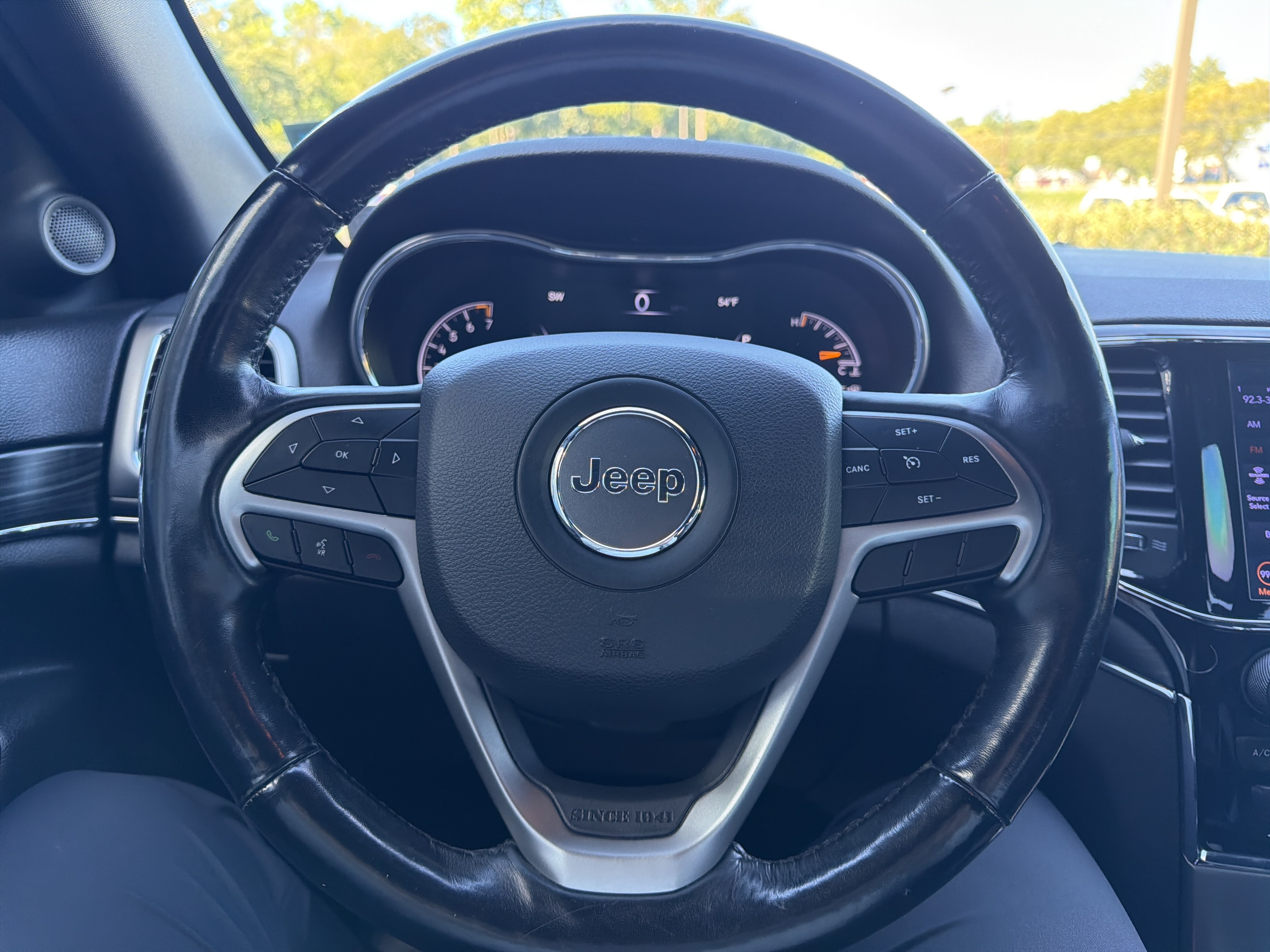 Used 2020 Jeep Grand Cherokee Limited AWD/4WD image 17