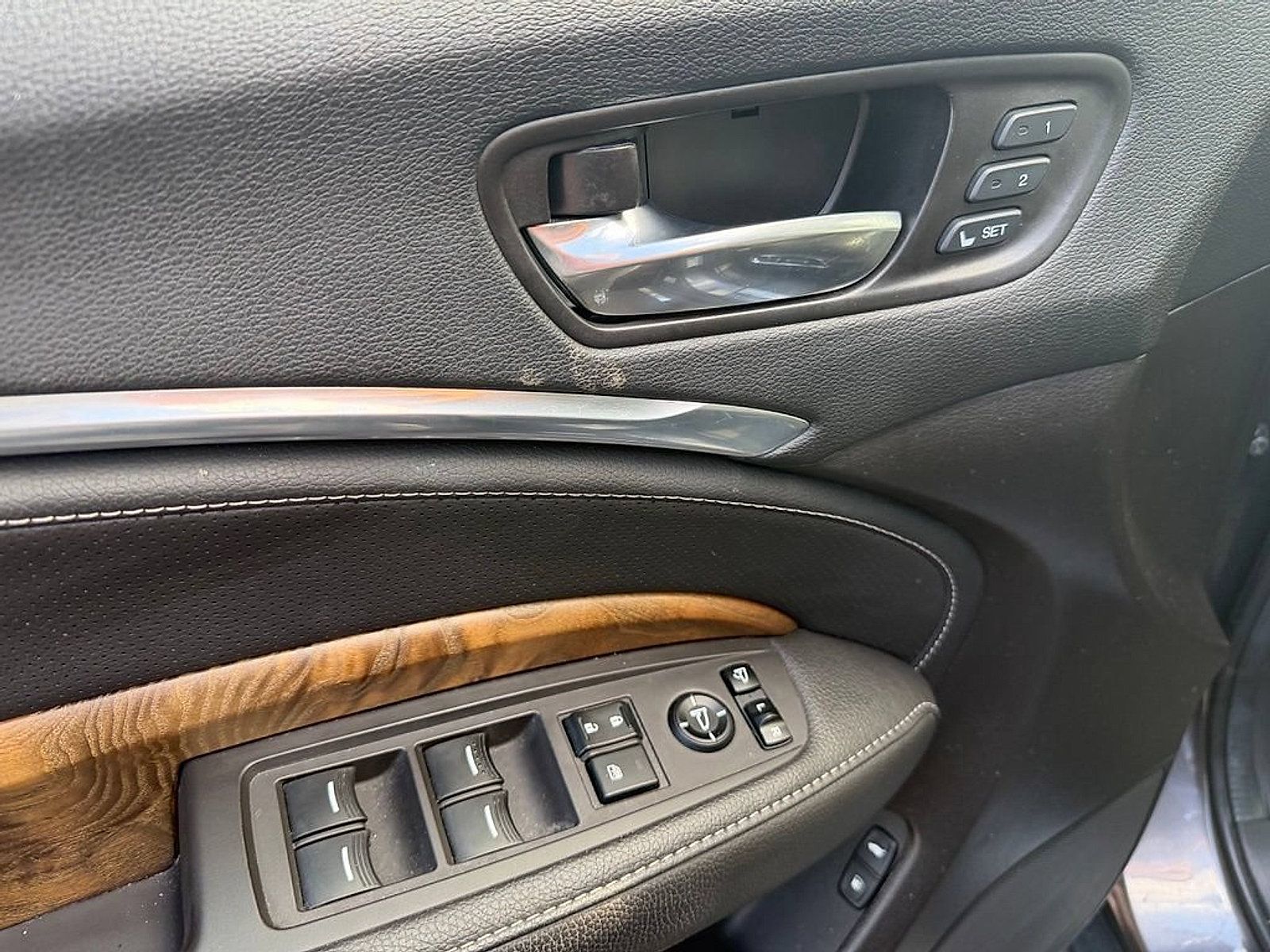 Used 2020 Acura MDX w/ Technology Package AWD/4WD image 11