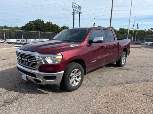 Used 2023 RAM 1500 Laramie AWD/4WD image 3