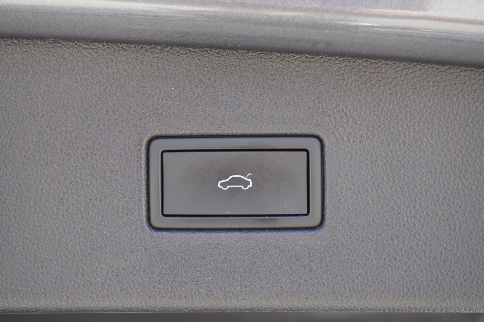 Used 2022 Volkswagen Tiguan SE FWD image 9