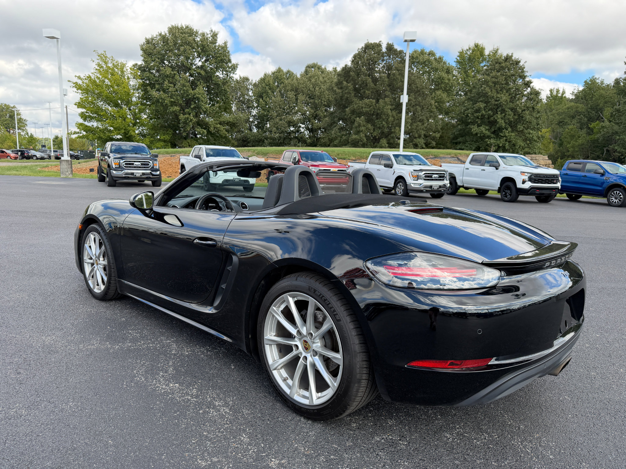 Used 2017 Porsche 718 Boxster RWD image 5