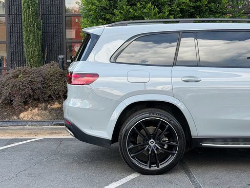 Used 2024 Mercedes-Benz GLS 580 4MATIC image 22