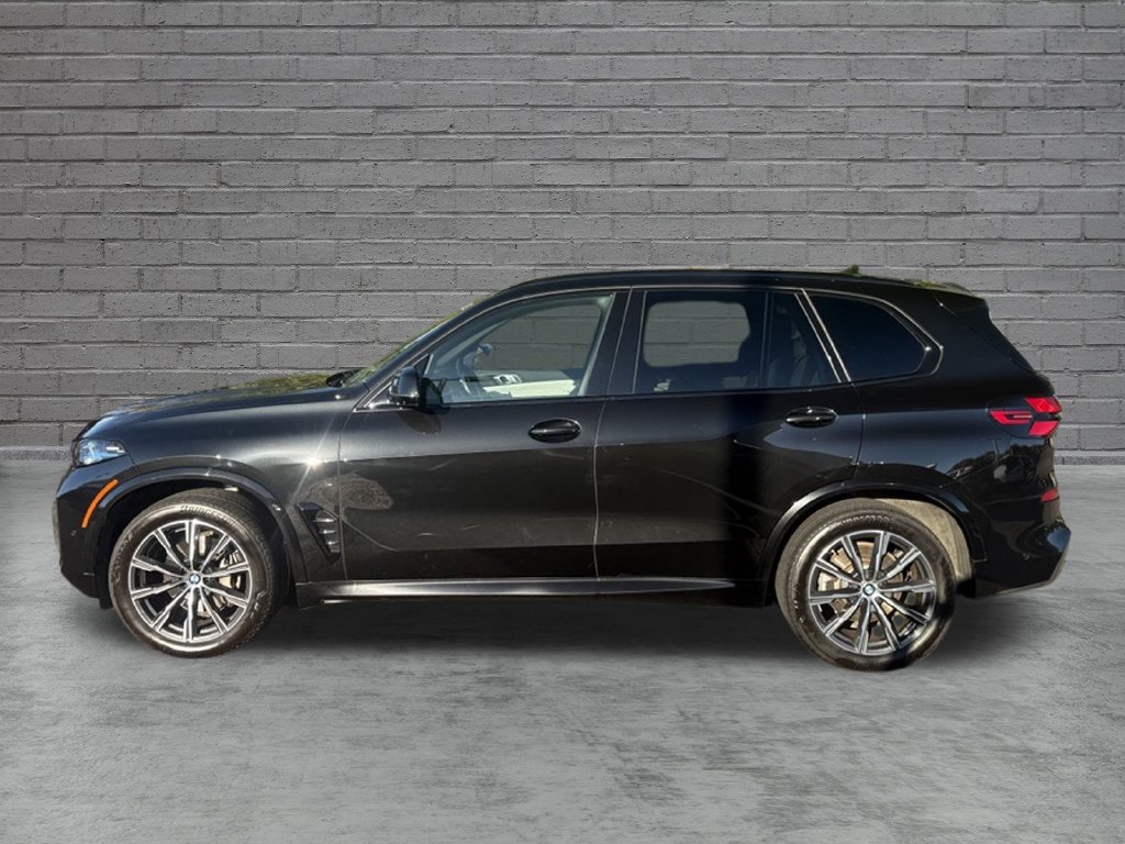 Used 2025 BMW X5 xDrive40i w/ Executive Package AWD/4WD image 3