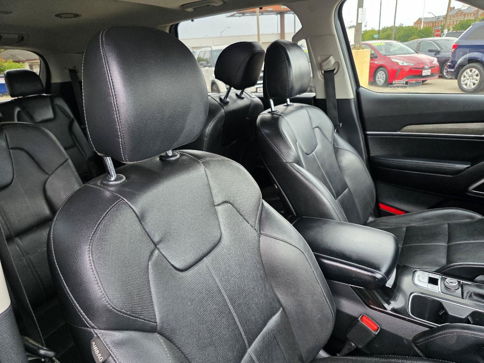 Used 2021 Kia Telluride EX w/ EX Premium Package FWD image 9