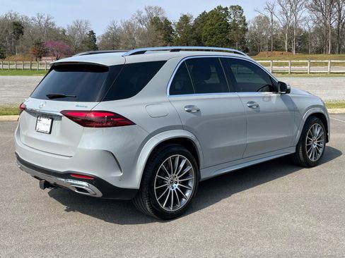 Used 2024 Mercedes-Benz GLE 350 4MATIC image 3