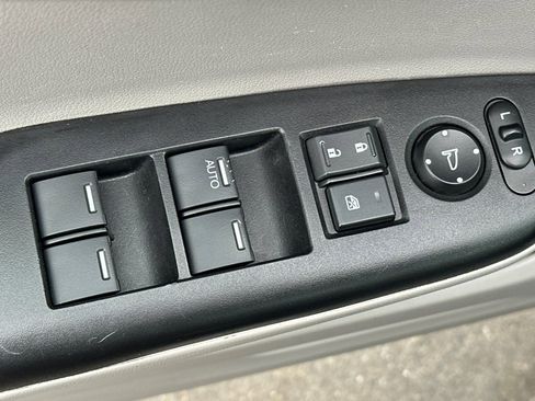 Used 2013 Honda Civic Hybrid Sedan image 15