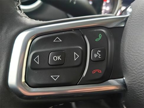 Used 2022 Jeep Wrangler Unlimited Sahara w/ Cold Weather Group image 31