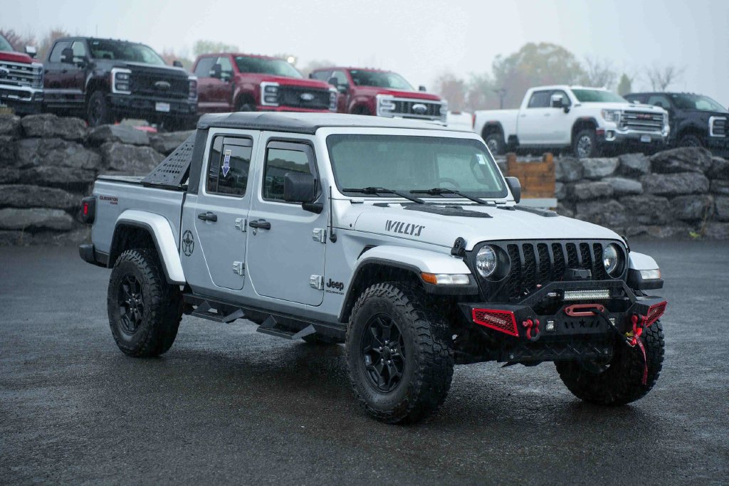 Used 2023 Jeep Gladiator Sport AWD/4WD image 3