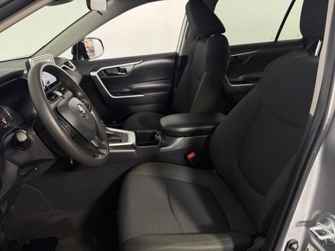 Used 2025 Toyota RAV4 LE FWD image 19