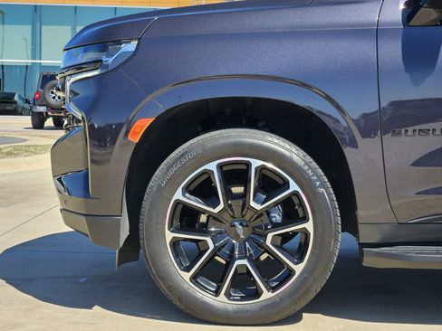 Used 2024 Chevrolet Suburban RST w/ Luxury Package image 11