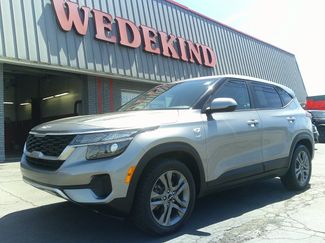 Used 2022 Kia Seltos LX AWD/4WD video 1