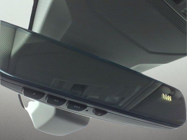 Certified 2025 Volkswagen Jetta SE w/ Sunroof Package FWD image 23