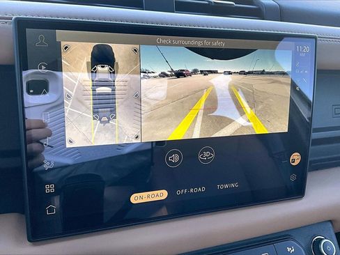 Certified 2025 Land Rover Defender 110 X-Dynamic SE image 23