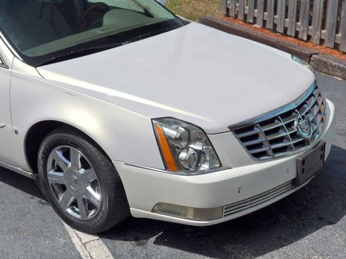 Used 2006 Cadillac DTS Performance FWD image 28