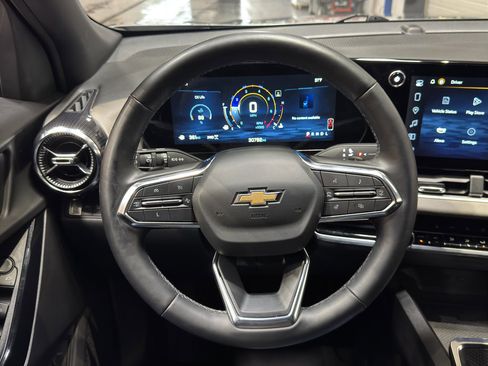 Used 2025 Chevrolet Equinox LT w/ Convenience Package II image 23