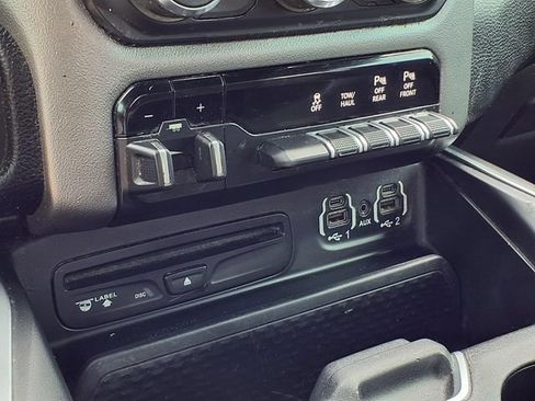 Used 2019 RAM 1500 Big Horn AWD/4WD image 13