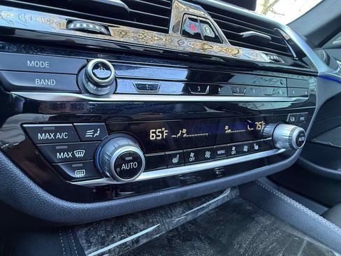 Used 2022 BMW 540i 540i w/ M Sport Package image 23