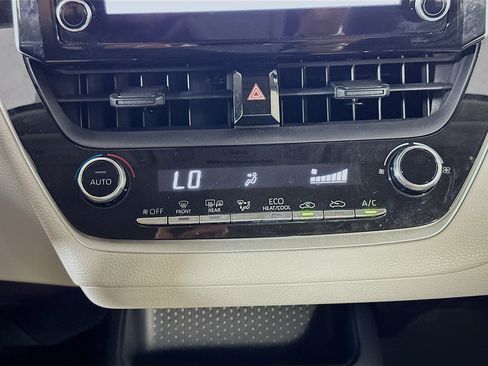 Used 2020 Toyota Corolla LE FWD image 22