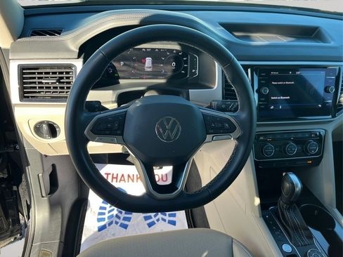 Used 2022 Volkswagen Atlas SE w/ Panoramic Sunroof Package image 18