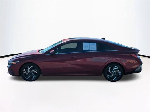 Used 2025 Hyundai Elantra SEL FWD image 8
