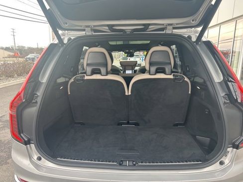 Used 2025 Volvo XC90 B5 Plus image 11