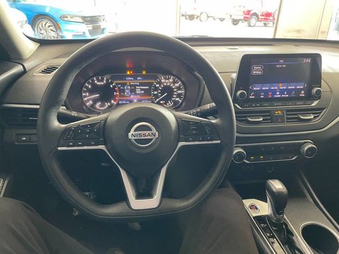 Used 2022 Nissan Altima 2.5 SV image 29