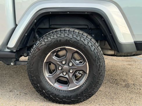 Used 2022 Jeep Gladiator Sport image 16
