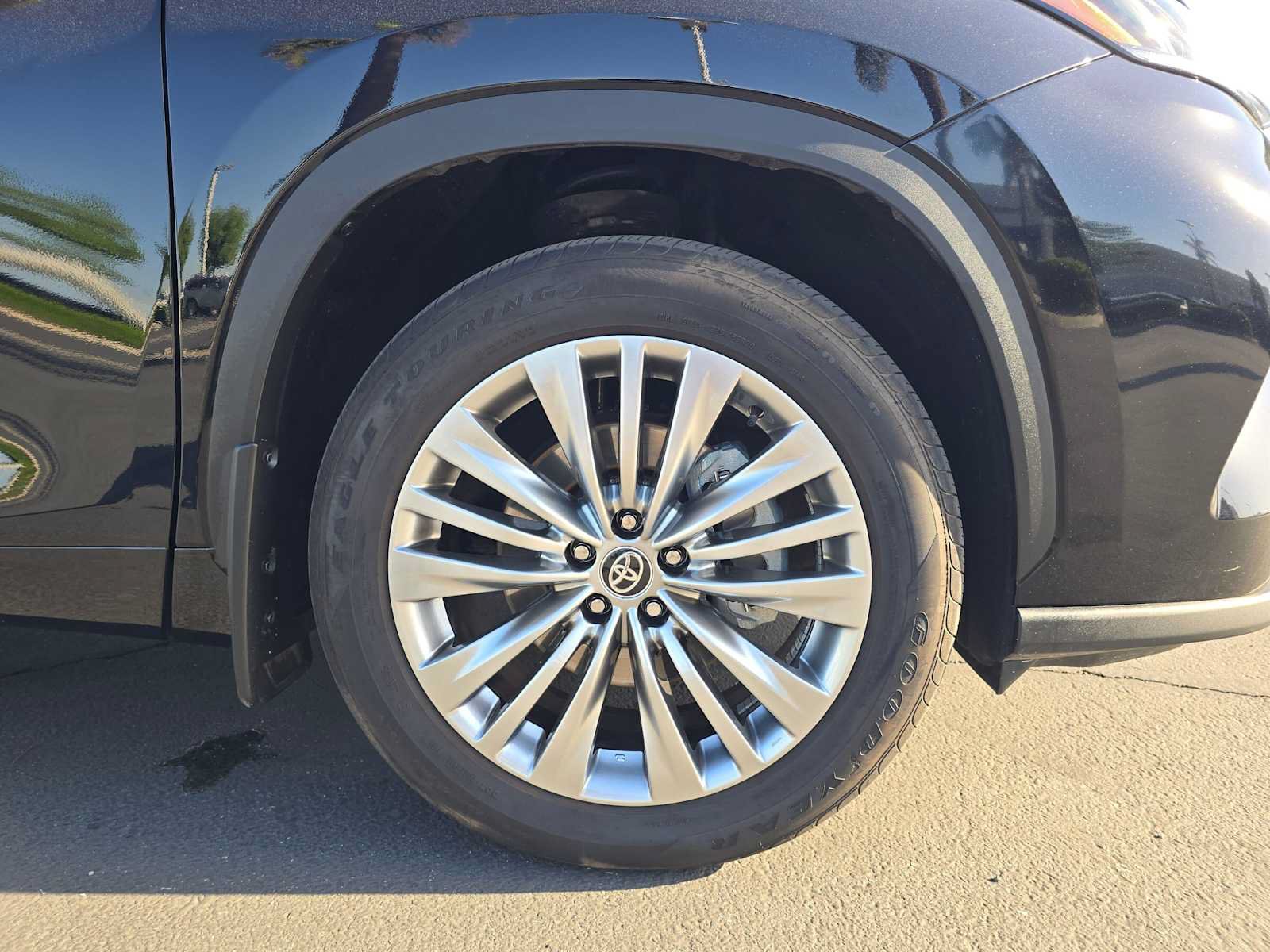Certified 2026 Toyota Highlander Platinum AWD/4WD image 9