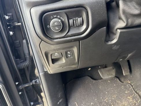 Used 2019 RAM 1500 Laramie image 16