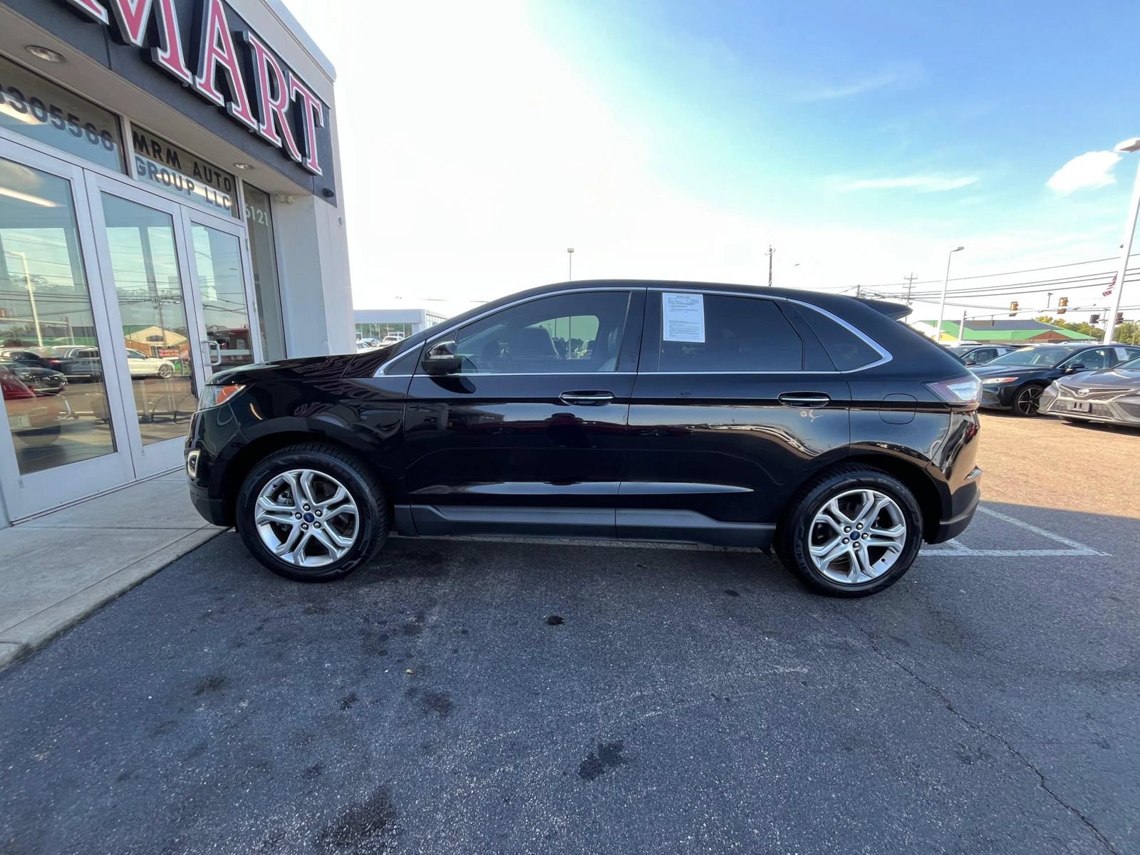 Used 2018 Ford Edge Titanium w/ Technology Package AWD/4WD image 9