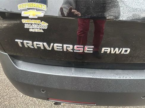 Used 2020 Chevrolet Traverse LS image 8