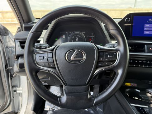 Certified 2024 Lexus UX 250h F Sport FWD image 21
