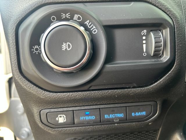 Used 2023 Jeep Wrangler Unlimited Sahara w/ Cold Weather Group AWD/4WD image 25