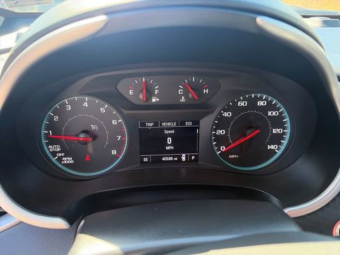 Used 2025 Chevrolet Malibu LT FWD image 16