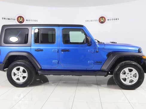 Used 2022 Jeep Wrangler Unlimited Sport image 2