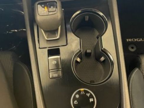 Used 2024 Nissan Rogue SV AWD/4WD image 20