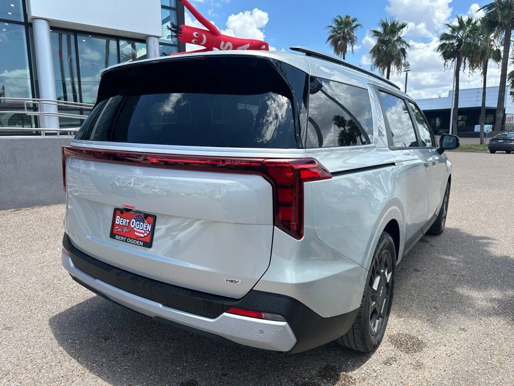 New 2026 Kia Carnival EX FWD image 5